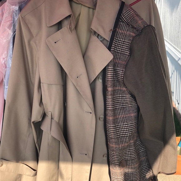 Women’s London Fog Trench Coat with liner - Picture 2 of 3